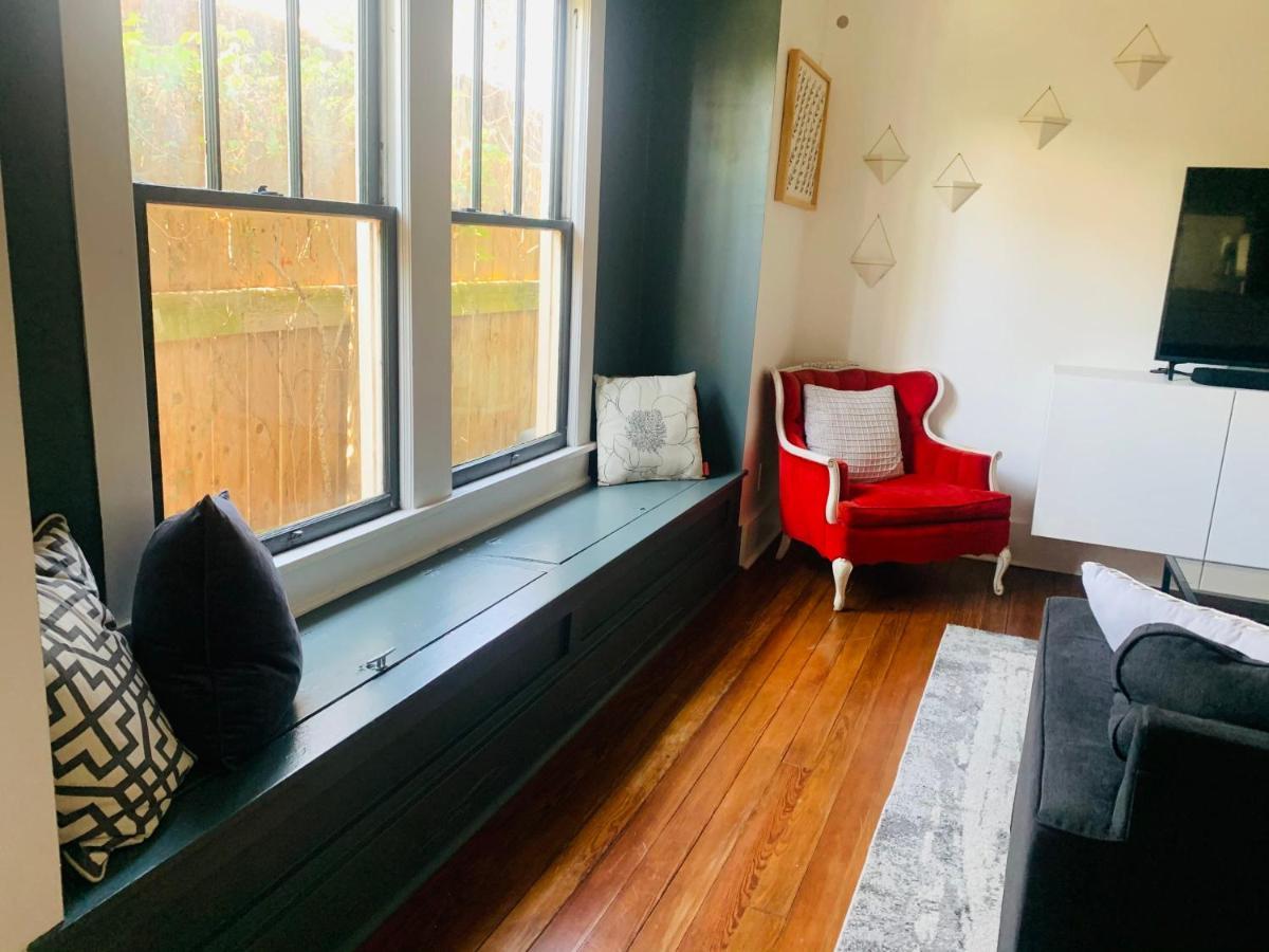 Private Room Downtown - Full House Access Lafayette Exterior photo